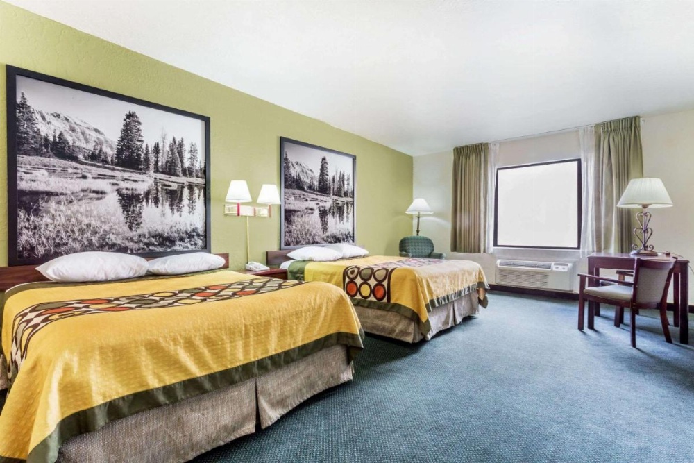 Super 8 by Wyndham Wendover Image 10