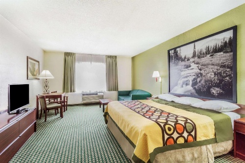 Super 8 by Wyndham Wendover image 11