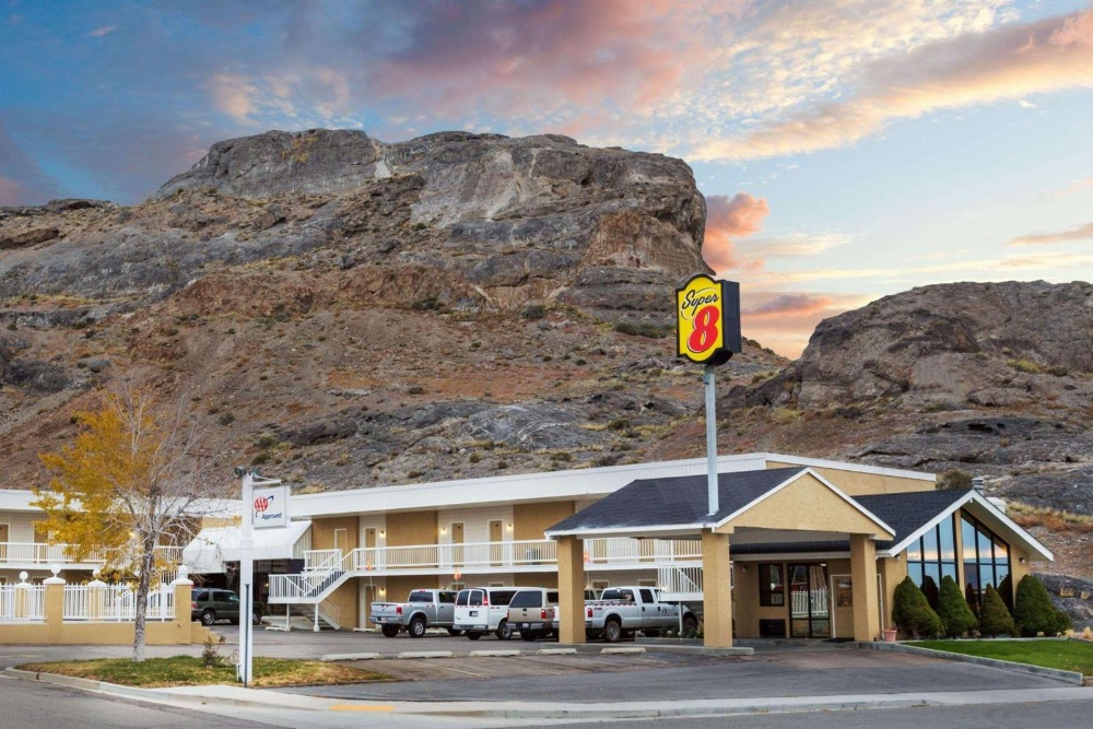 Super 8 by Wyndham Wendover Main image