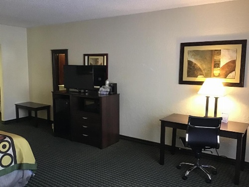 Super 8 by Wyndham Wendover image 40