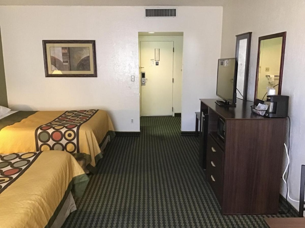 Super 8 by Wyndham Wendover Image 44