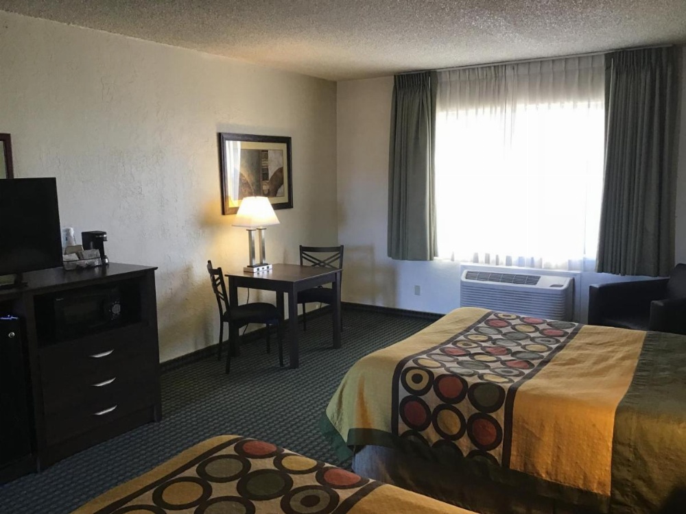 Super 8 by Wyndham Wendover Image 49