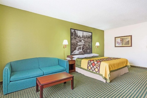 Super 8 by Wyndham Wendover image 8